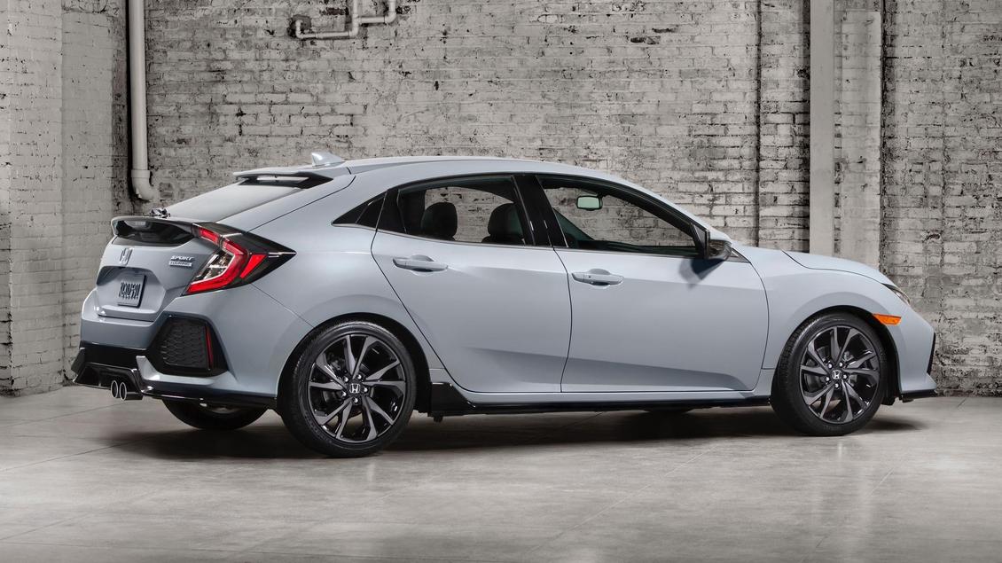 2017_honda_civic_hatchback_debut_photo_8.jpg