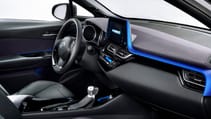 2016_c-hr_06.jpg