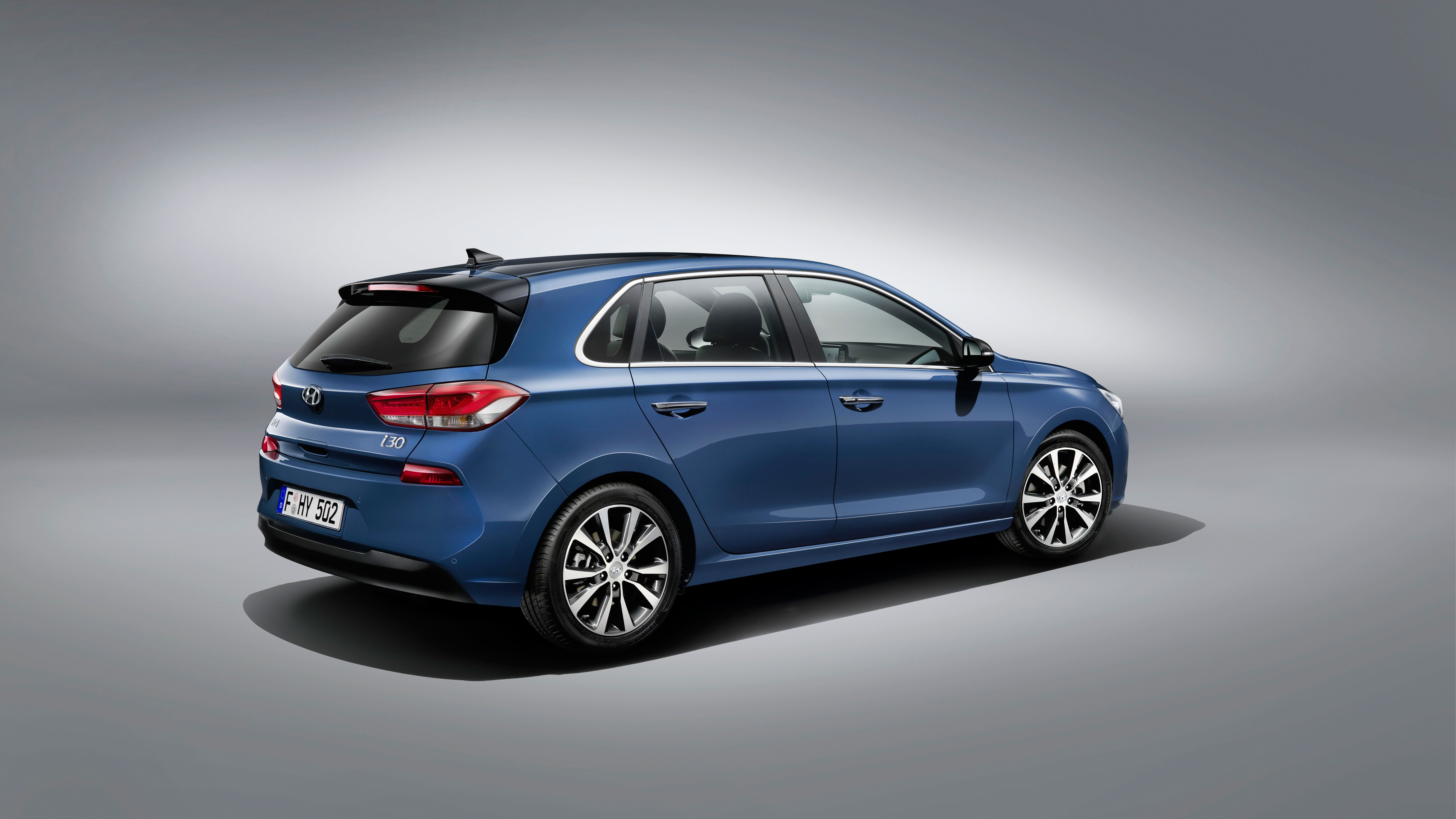 hyundai_i30_3-4_rear.jpg