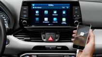 hyundai_i30_interior_connectivity.jpg