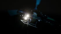 bear_grylls_arrives_to_the_global_reveal_of_the_new_land_rover_discovery_in_spectacular_style.jpg
