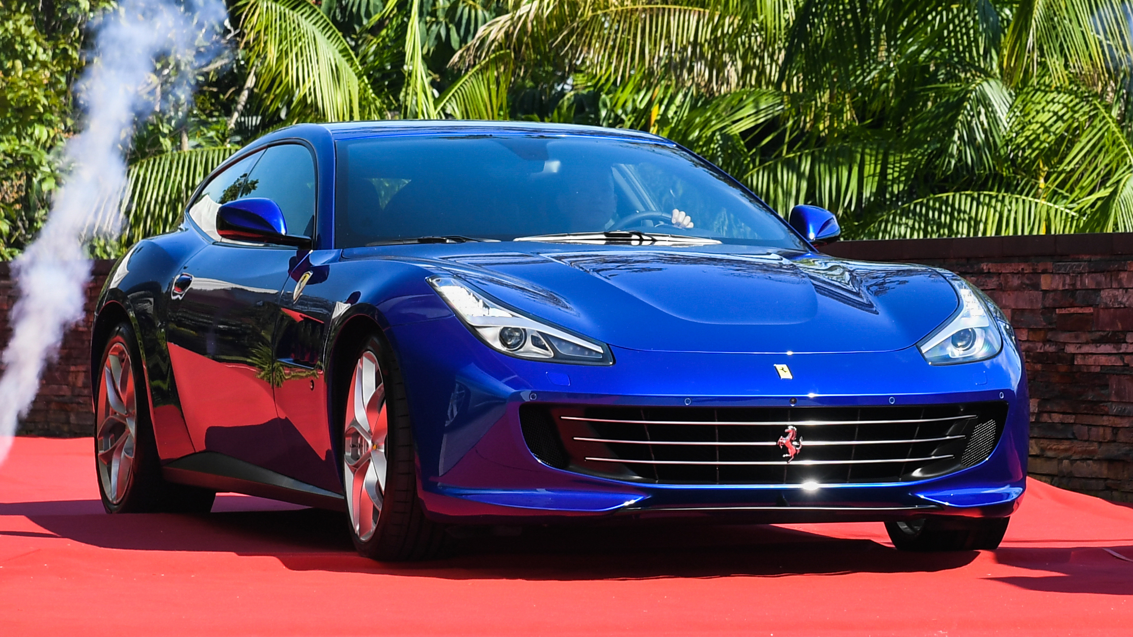 160607-car-gtc4lusso-t-singapore.jpg