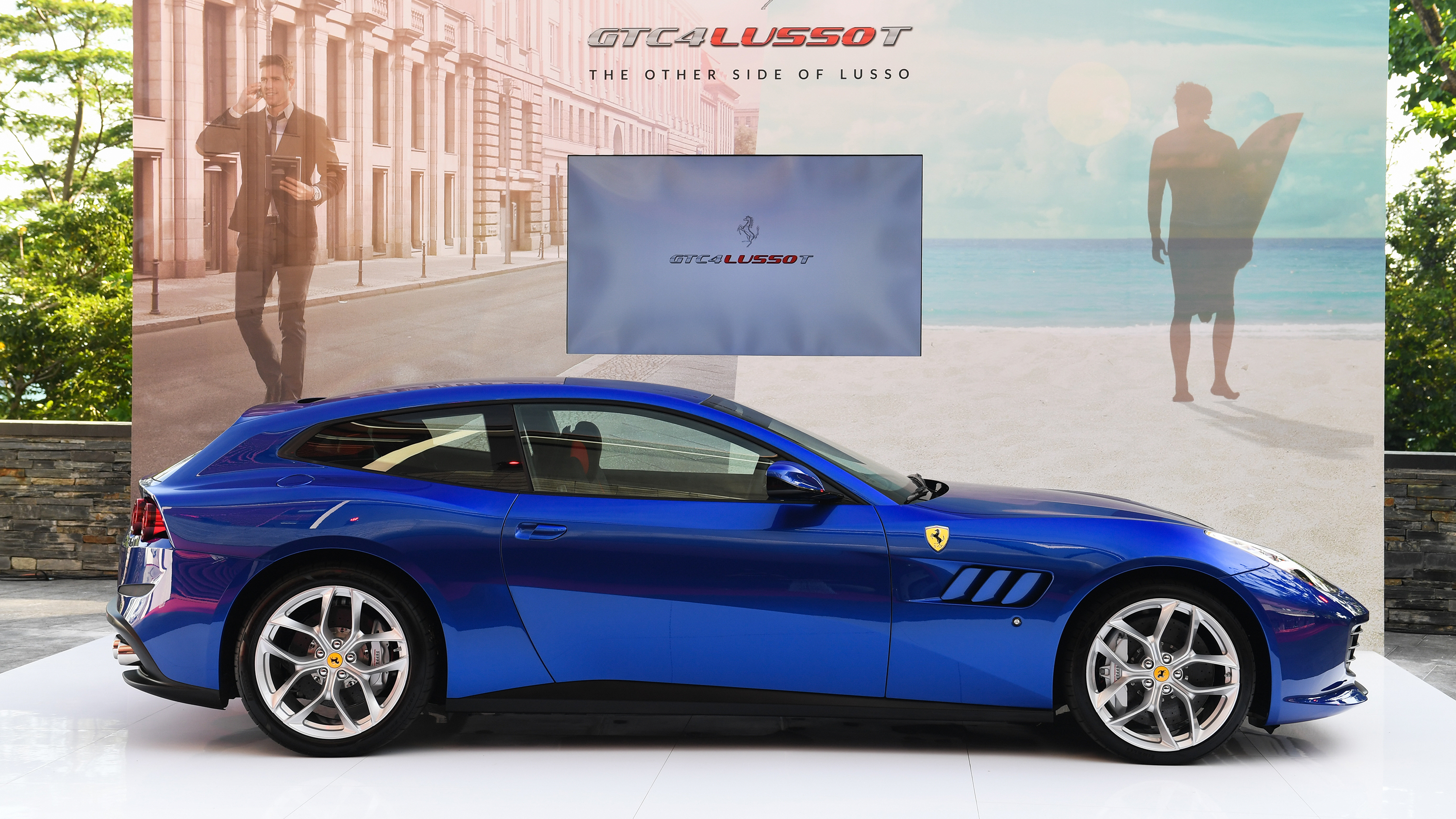 160610-car-gtc4lusso-t-singapore.jpg