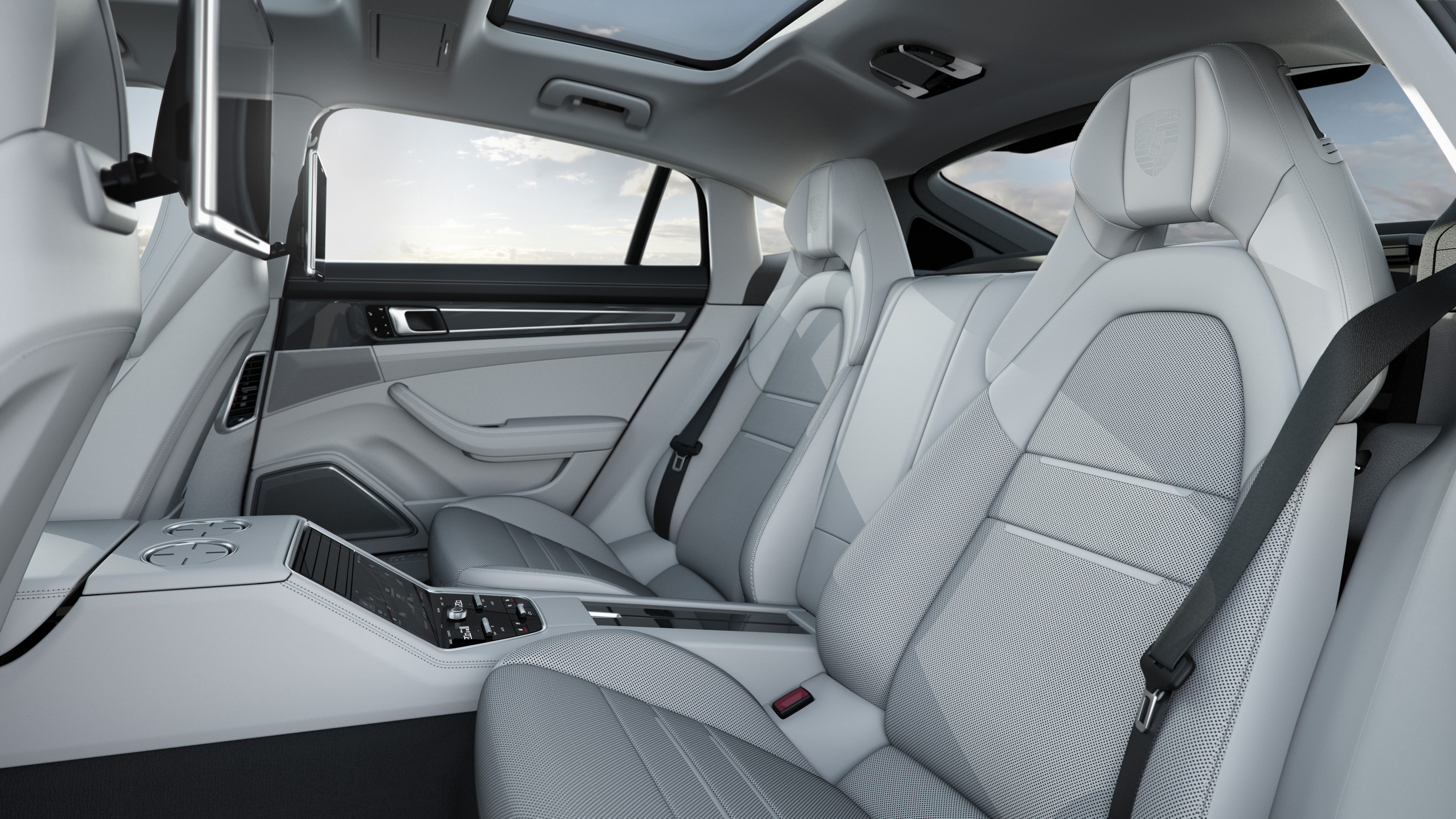 embargo_00_01_cet_midnight_10_november_2016_panamera_executive_rear_seats.jpg