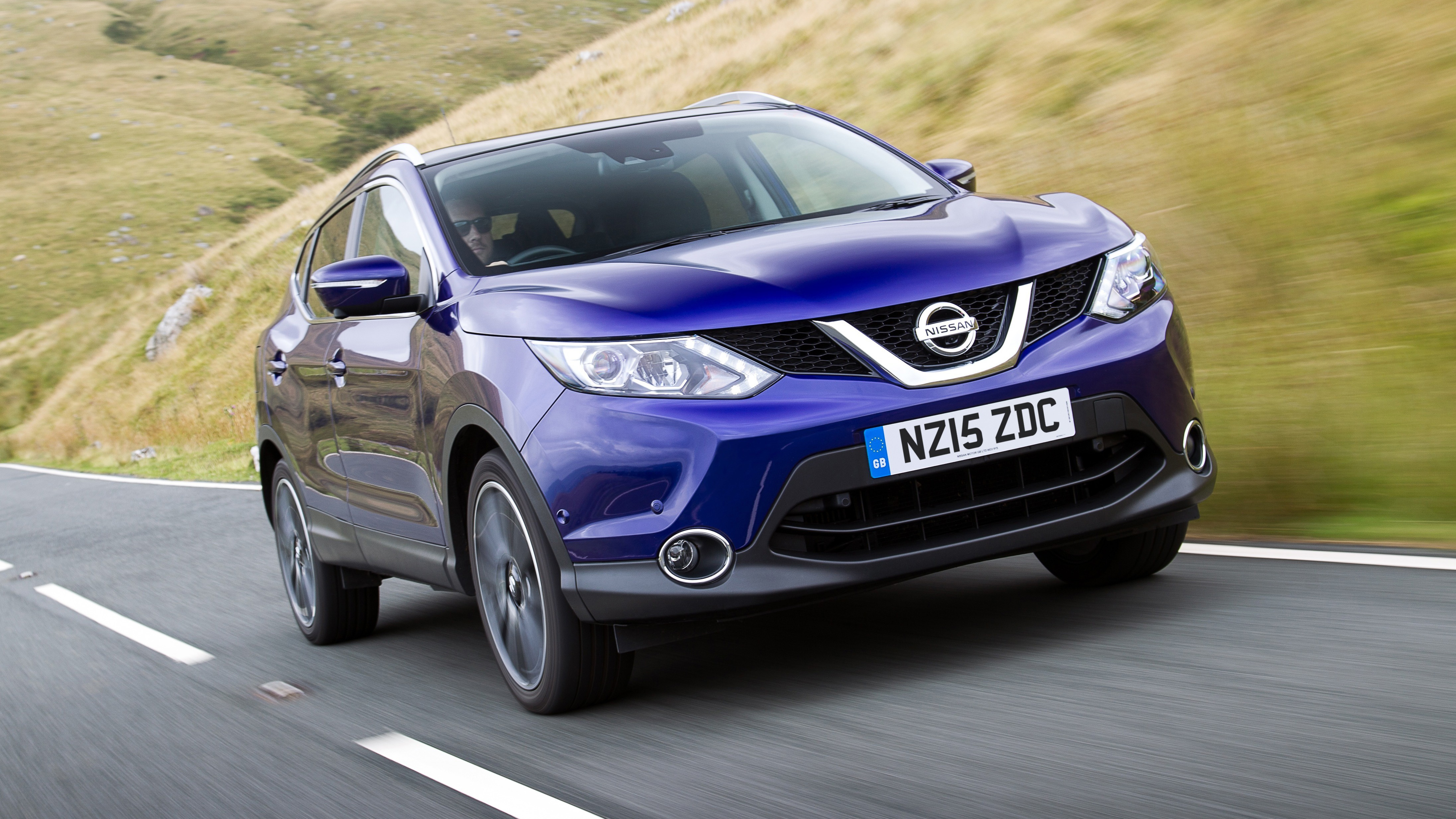 80865nis_nissan_qashqai_my15.jpg