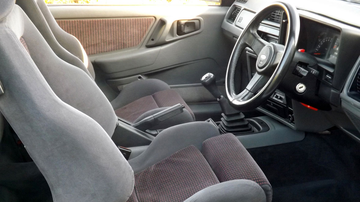 1987-ford-sierra-cosworth-rs500-interior.jpg