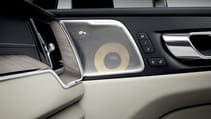 xc60_light_interior_inscription_1.jpg