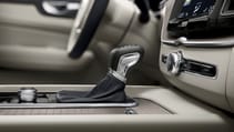 xc60_light_interior_inscription_9.jpg