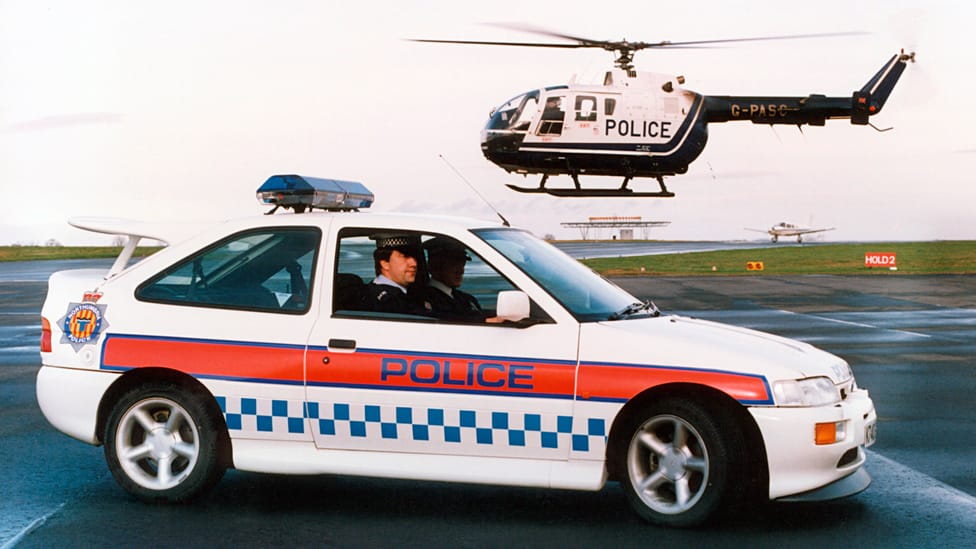 ford_escort_rs_cosworth_1992.jpg