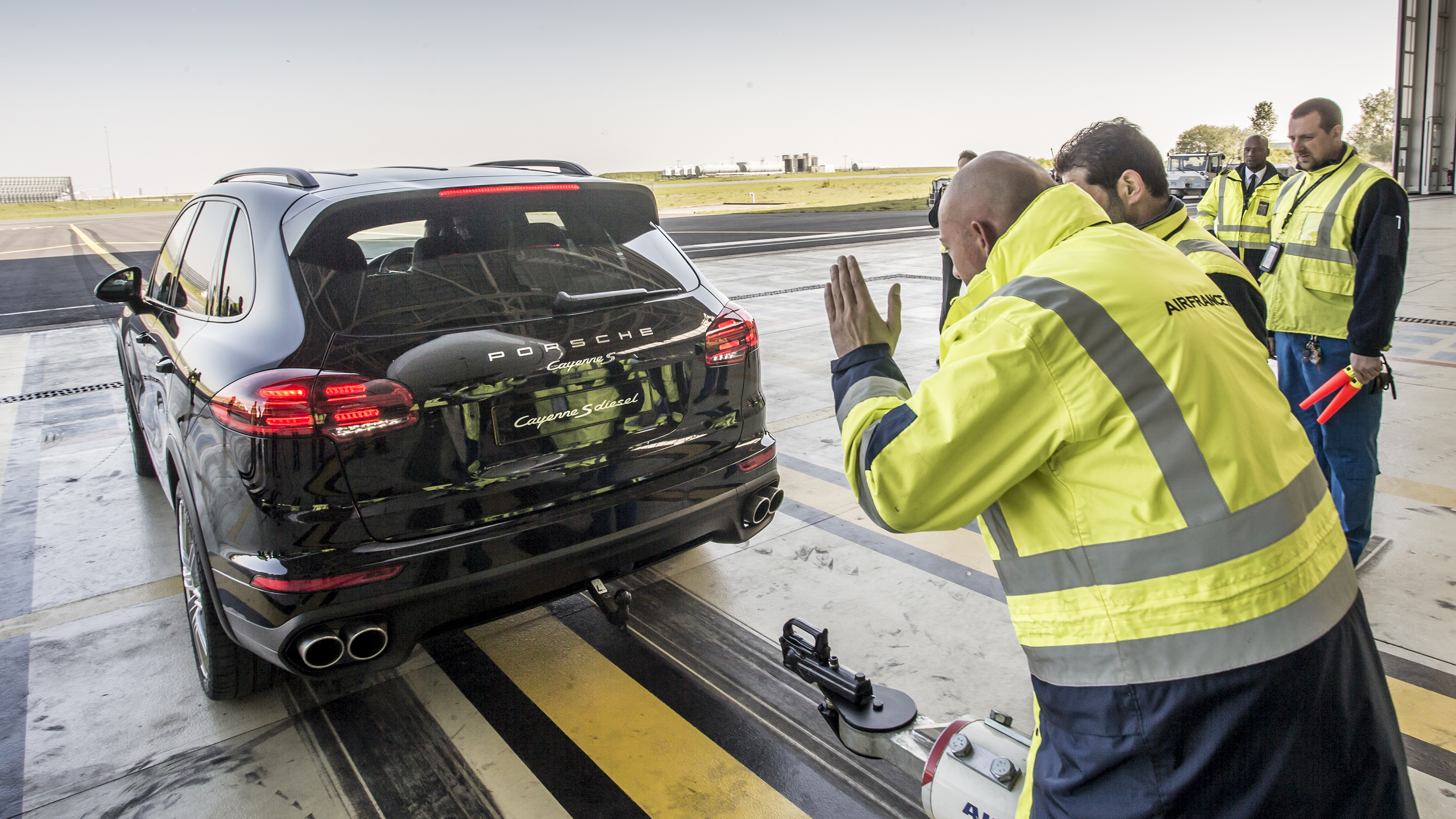 Porsche Cayenne towing equipment