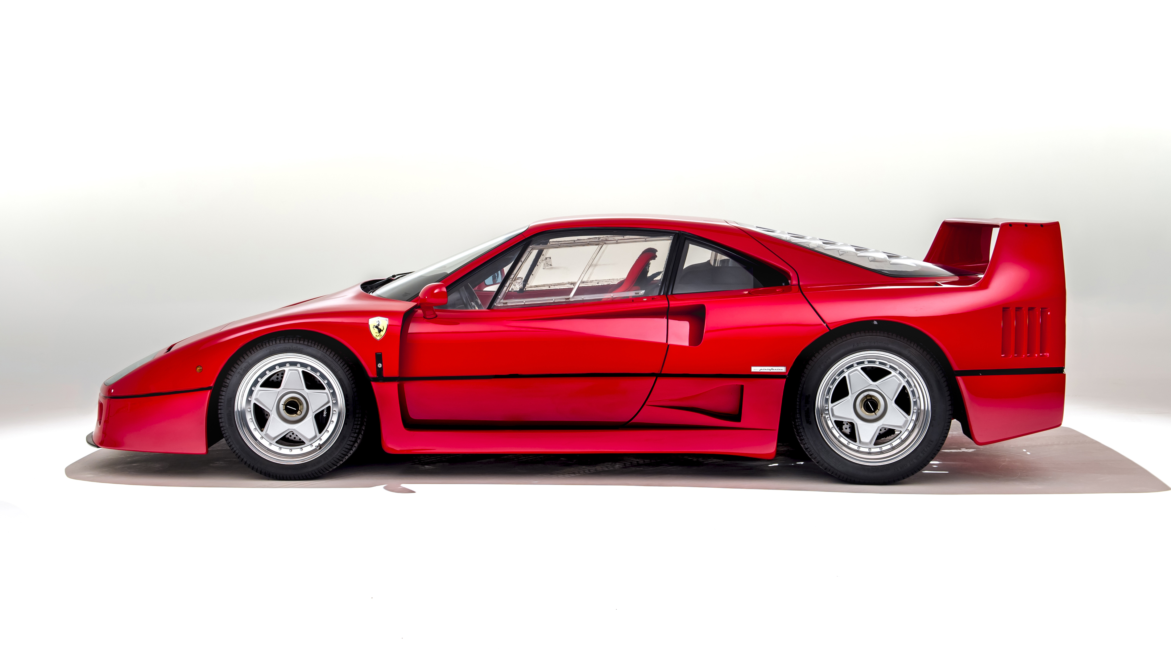 1989_ferrari_f40_-_side.jpg