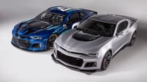 chevrolet-camaro-zl1-and-zl1-racecar-monster-energy-nascar-cup-series-03.jpg