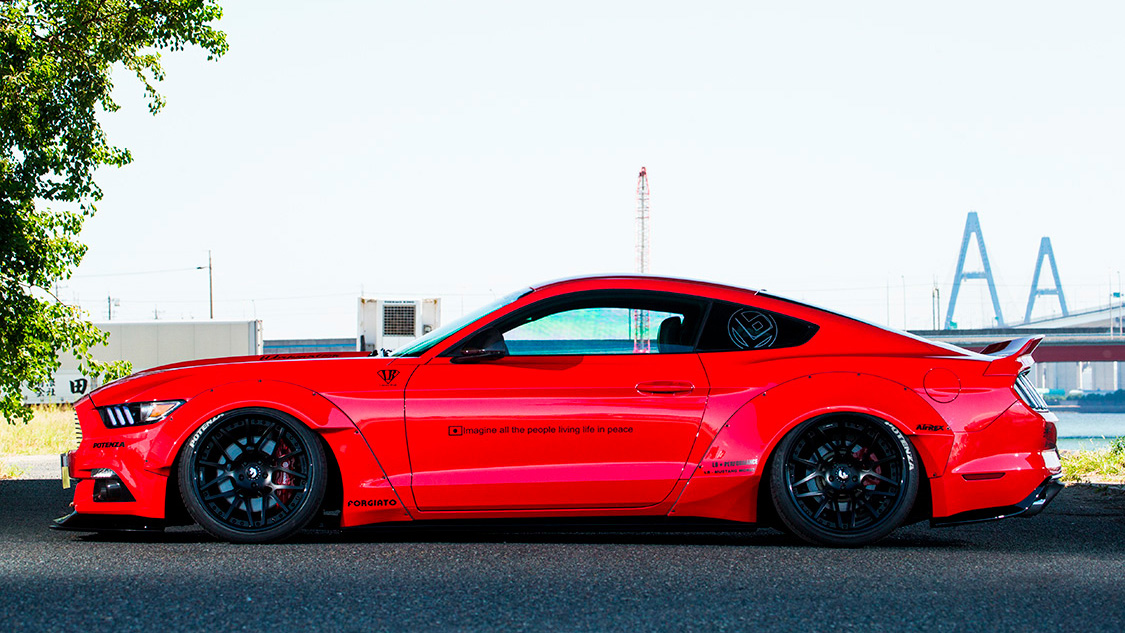 liberty-walk-ford-mustang-2.jpeg