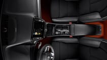 213052_new_volvo_xc40_interior.jpg