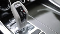 rrs_18my_041017_svr_interior_01.jpg
