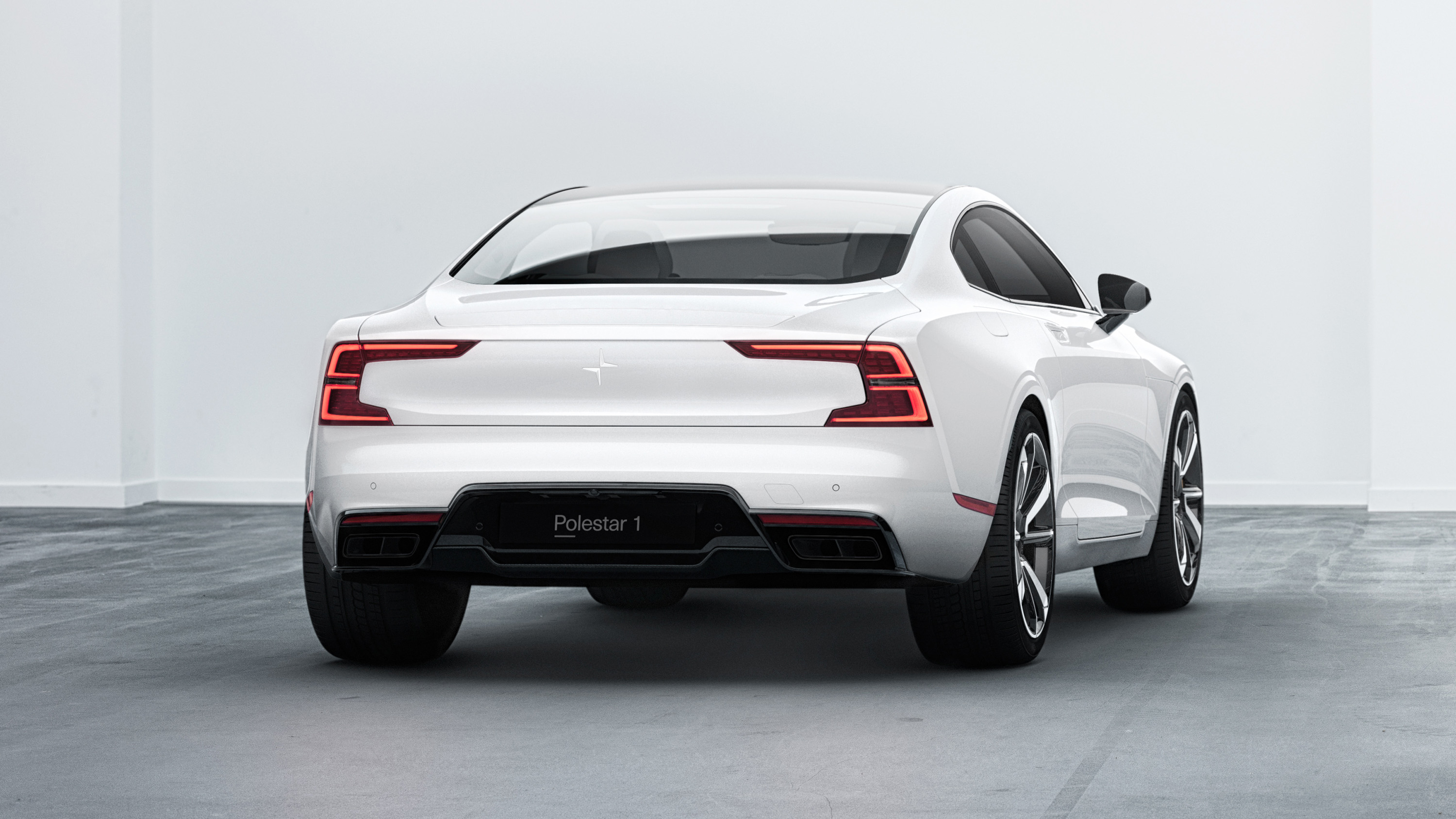 polestar1_light_78rear_studio_006.jpg