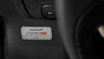 1477746_720s_dubai-on_grey_gold-7.jpg