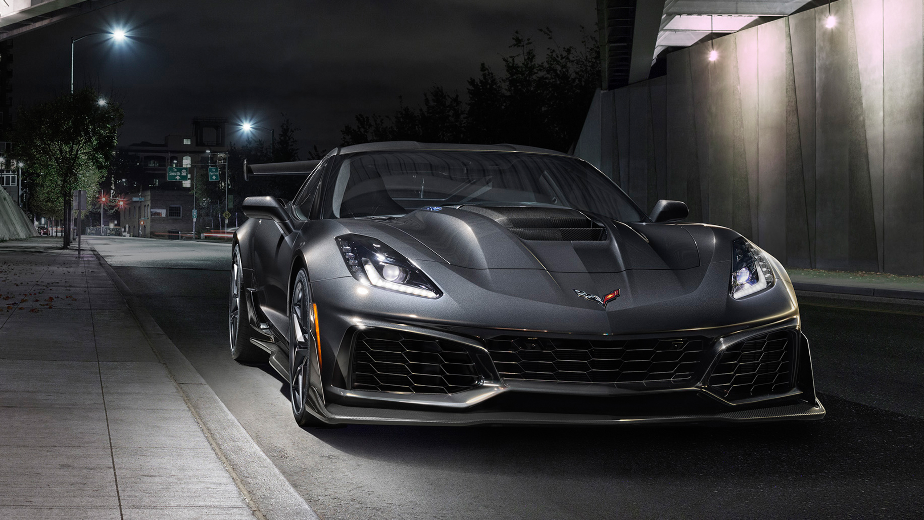 2019-chevrolet-corvette-zr1-003.jpg