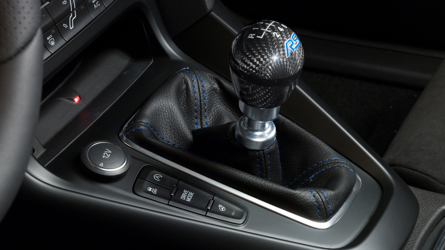 ford_performance_parts_focus_rs_gear_knob.jpg