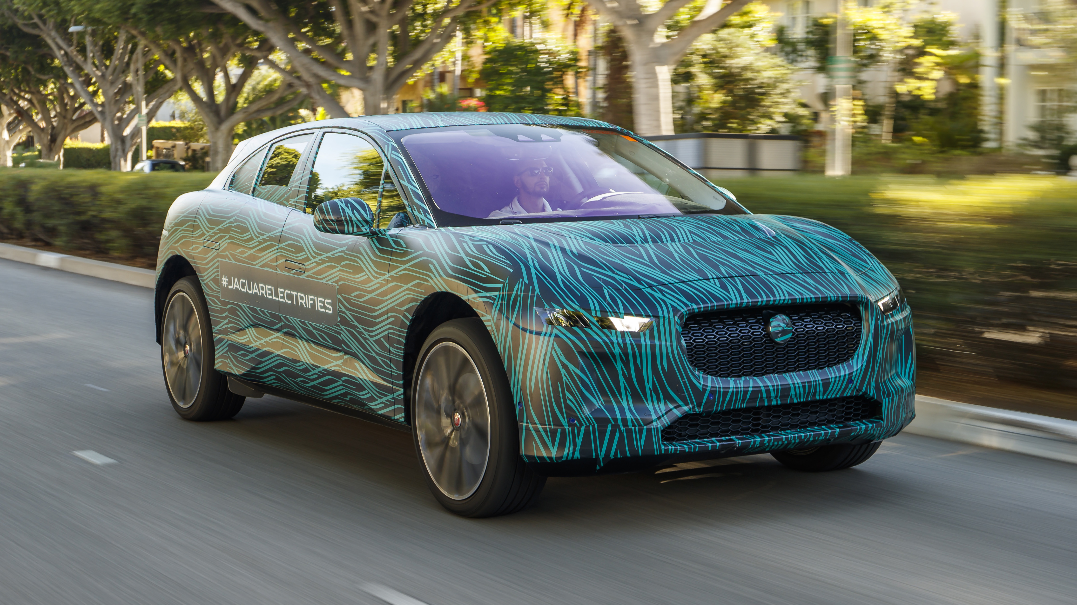 jaguar_ipace_ride_002.jpg