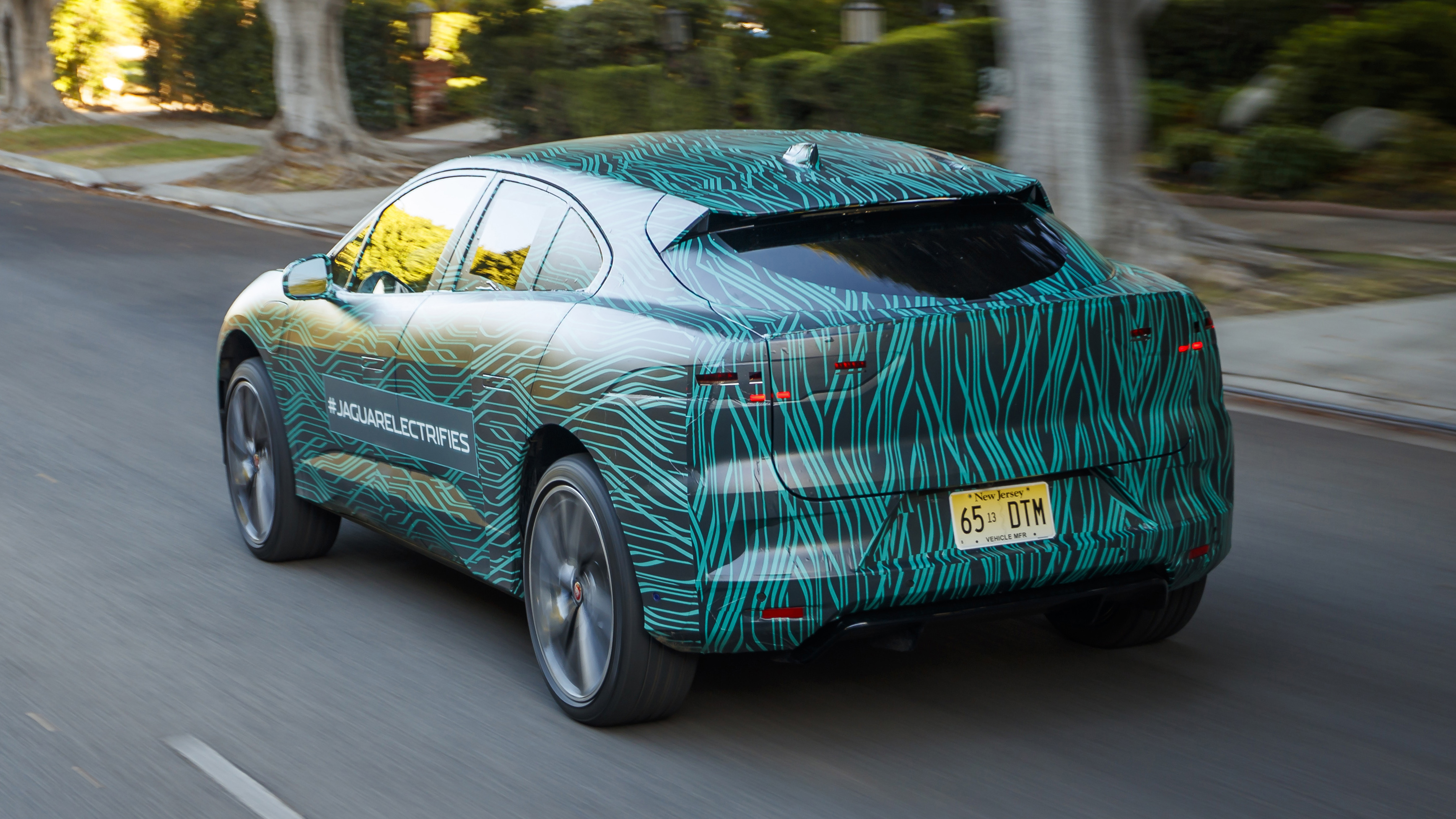 jaguar_ipace_ride_008.jpg