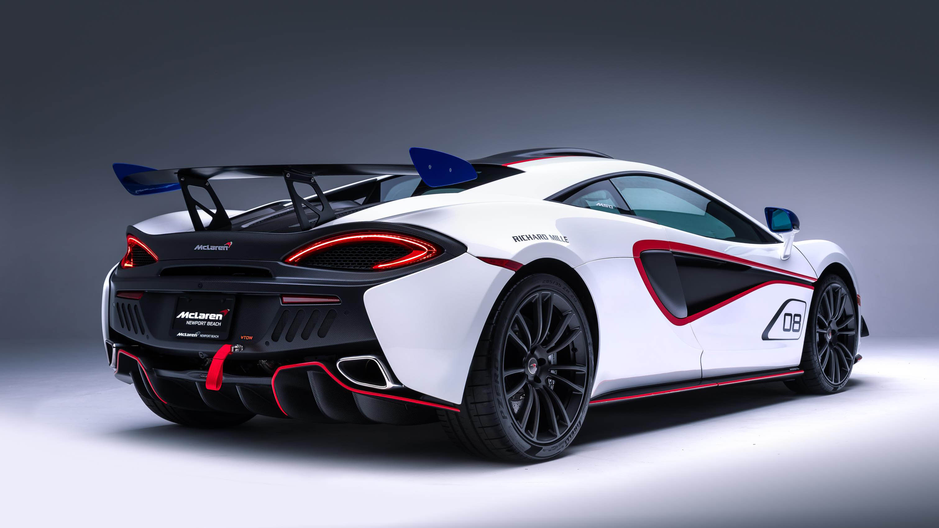 1508838_mclaren_mso_x_-_08_anniversary_white_red_and_blue_accents_-_04.jpg