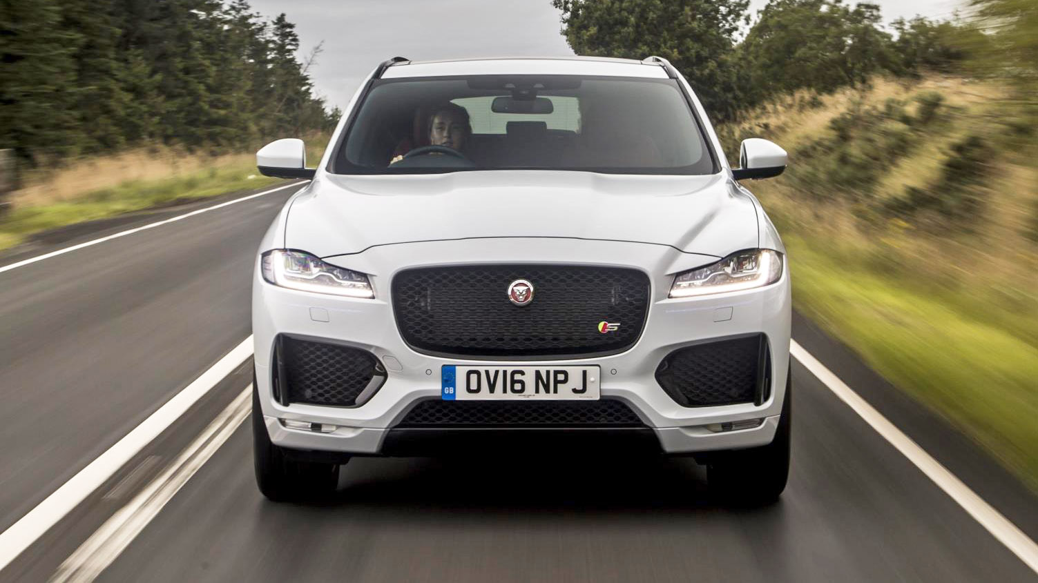 f-pace_s_028.jpg