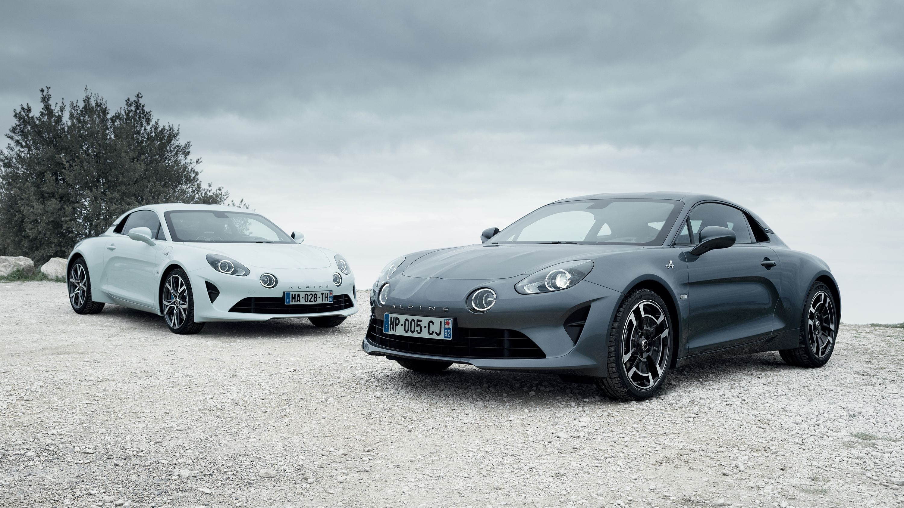 two_new_versions_for_the_alpine_a110_at_the_geneva_motor_show_07h00_uk_270218_1.jpg