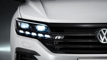 new_touareg_-_white_-_details_21.jpg