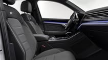 new_touareg_-_white_-_interior_14.jpg