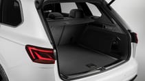new_touareg_-_white_-_interior_9.jpg