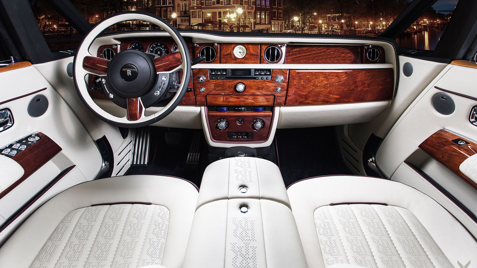 rolls-royce-phantom-drophead-coupe-by-vilner-2.jpg