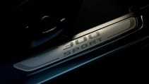 j_xe_300_sport_19my_interior_190418_009.jpg
