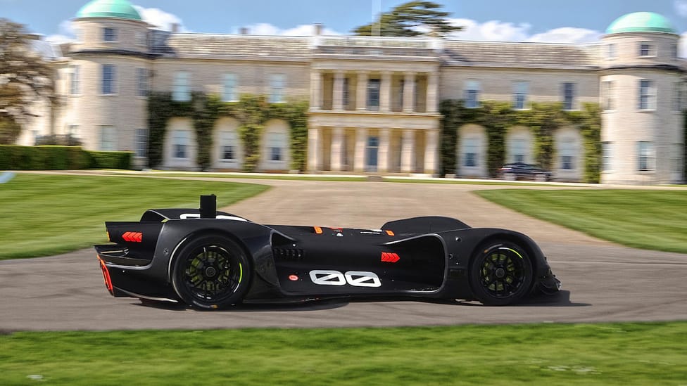 robocar_driving_by_goodwood_house_at_testing.jpg