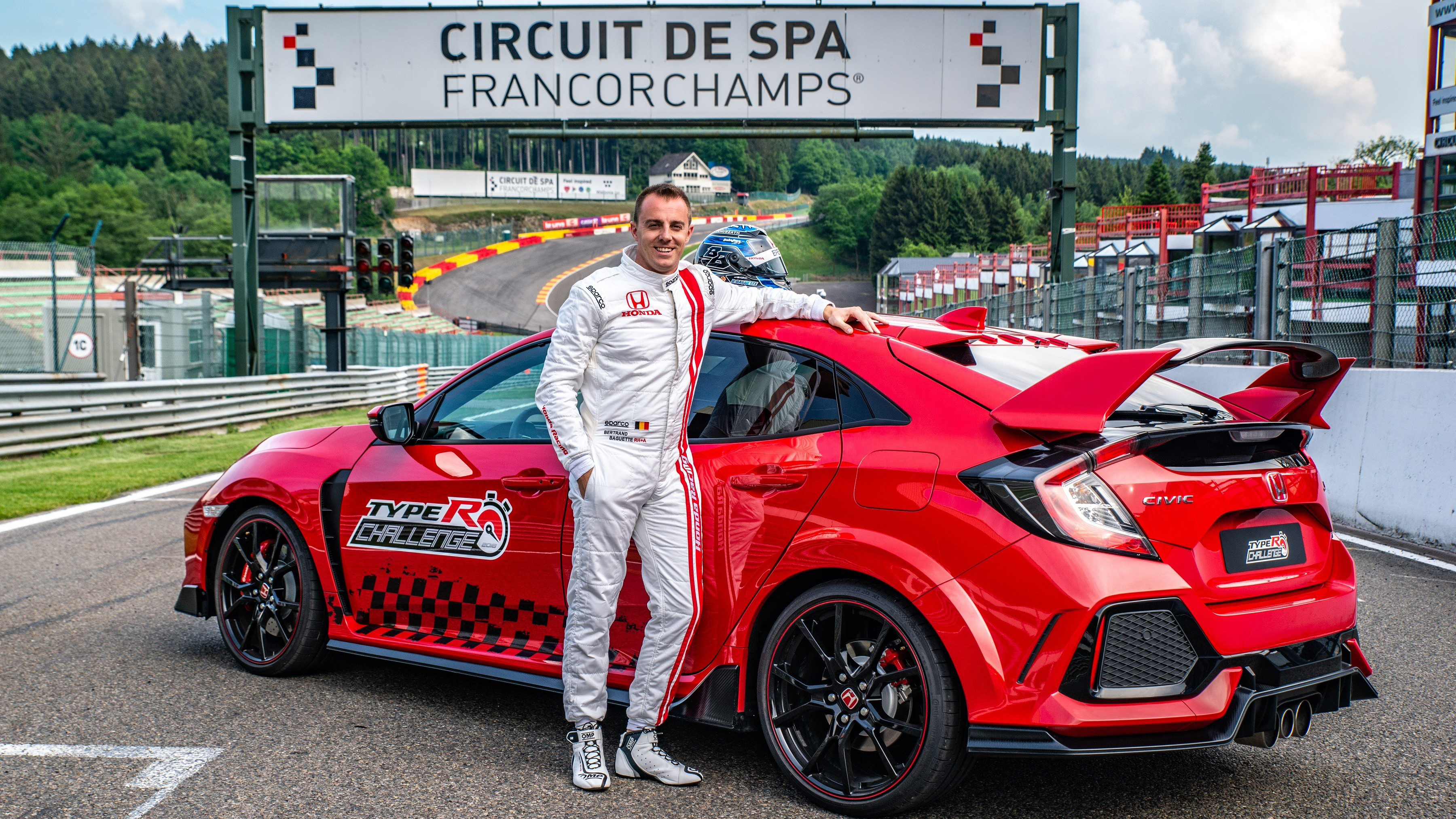 132831_type_r_challenge_2018_hits_eau_rouge_japanese_super_gt_star_bertrand.jpg