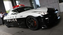 tochigi_police_unveil_nissan_gt-r_patrol_car_oy1ur.jpg