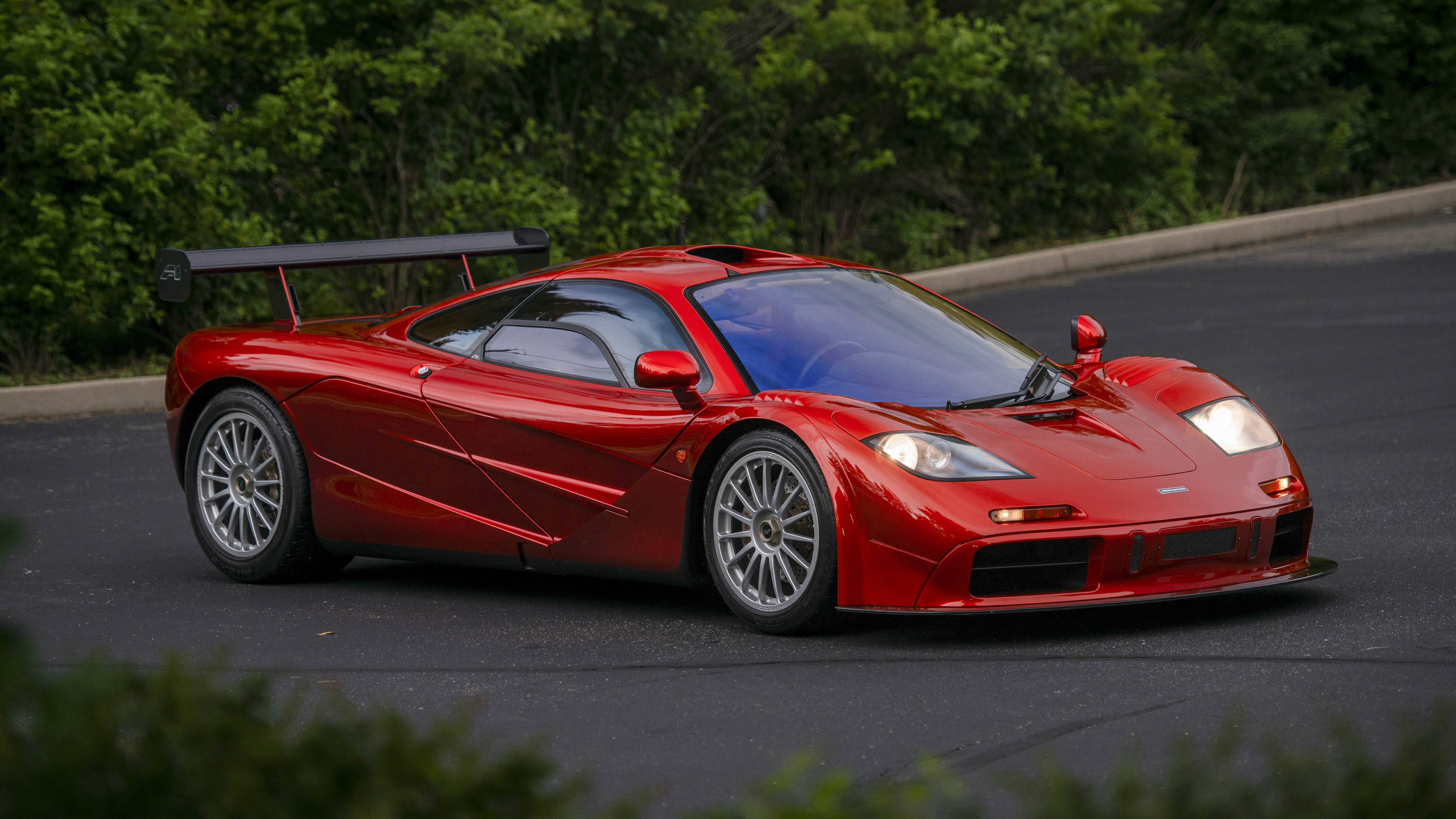 1998-mclaren-f1-lm-specification-_0.jpg