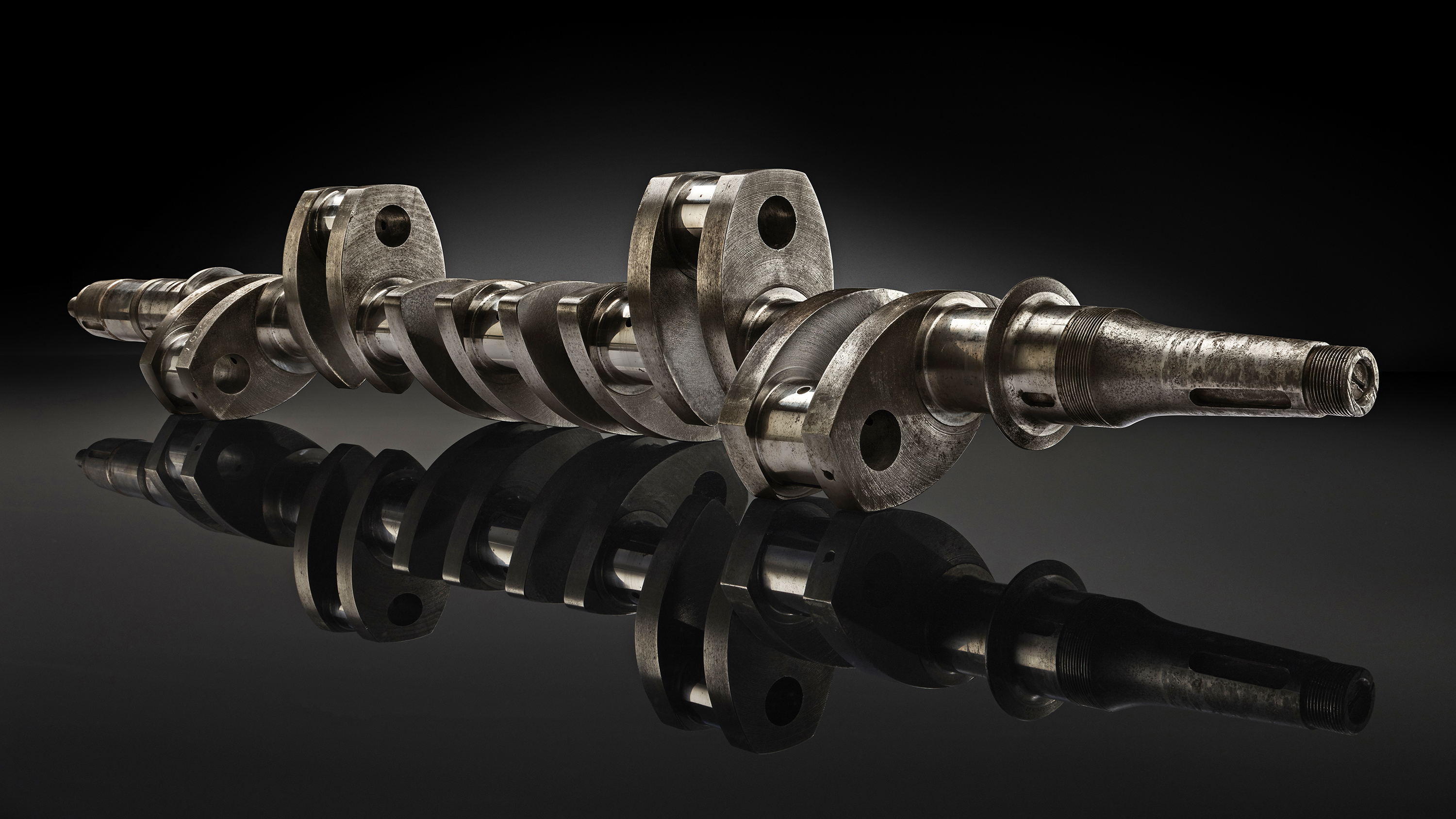 11_-_8-litre_crankshaft.jpg