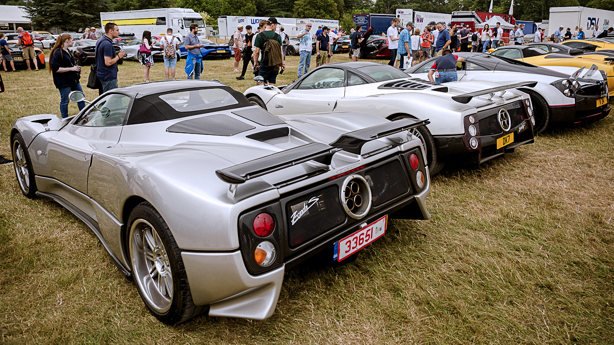 pagani_fos_parking.jpg