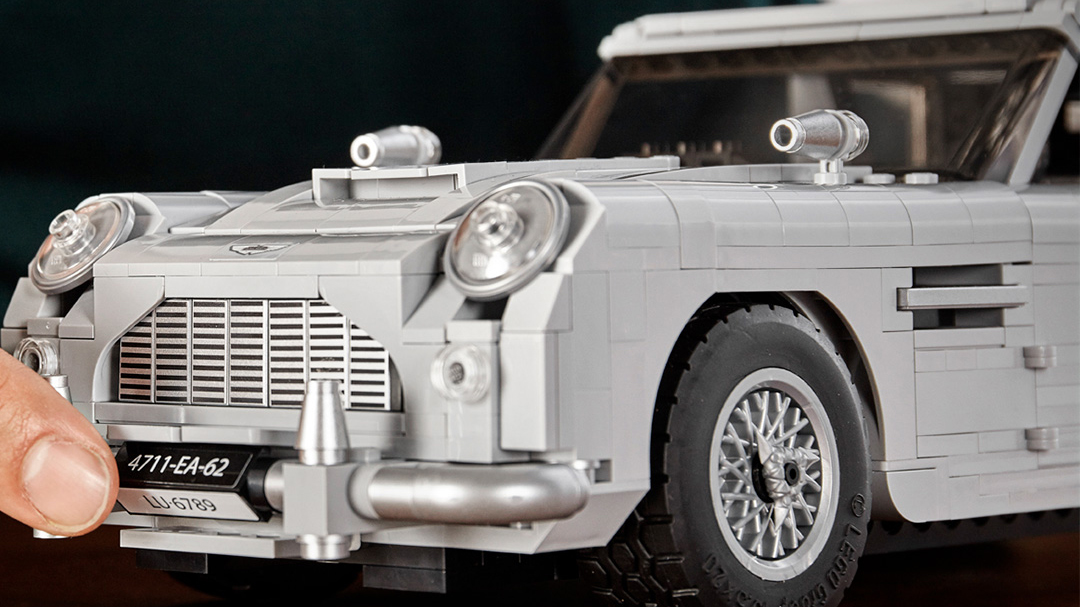 legor-creator-expert-james-bondtm-aston-martin-db5-1.jpg