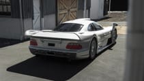 1998-mercedes-benz-amg-clk-gtr_1.jpg