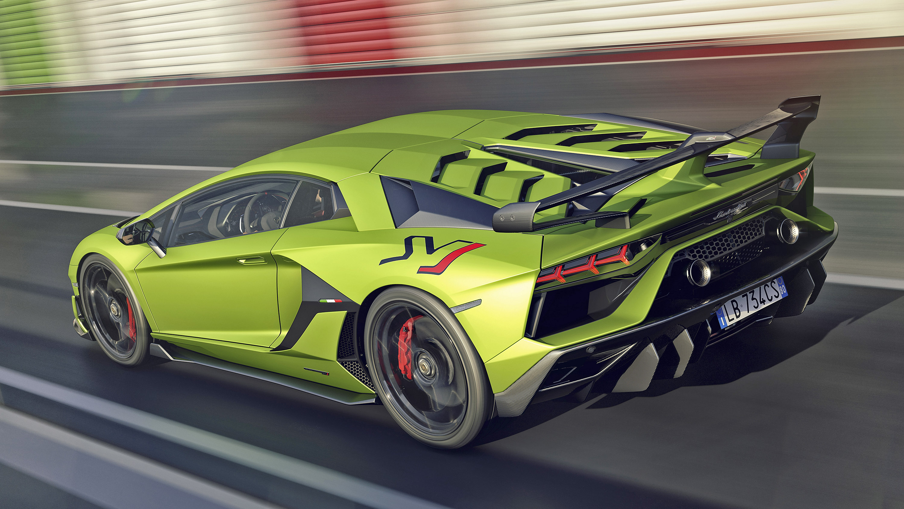 lamborghini_svj_green_pit_rear.jpg