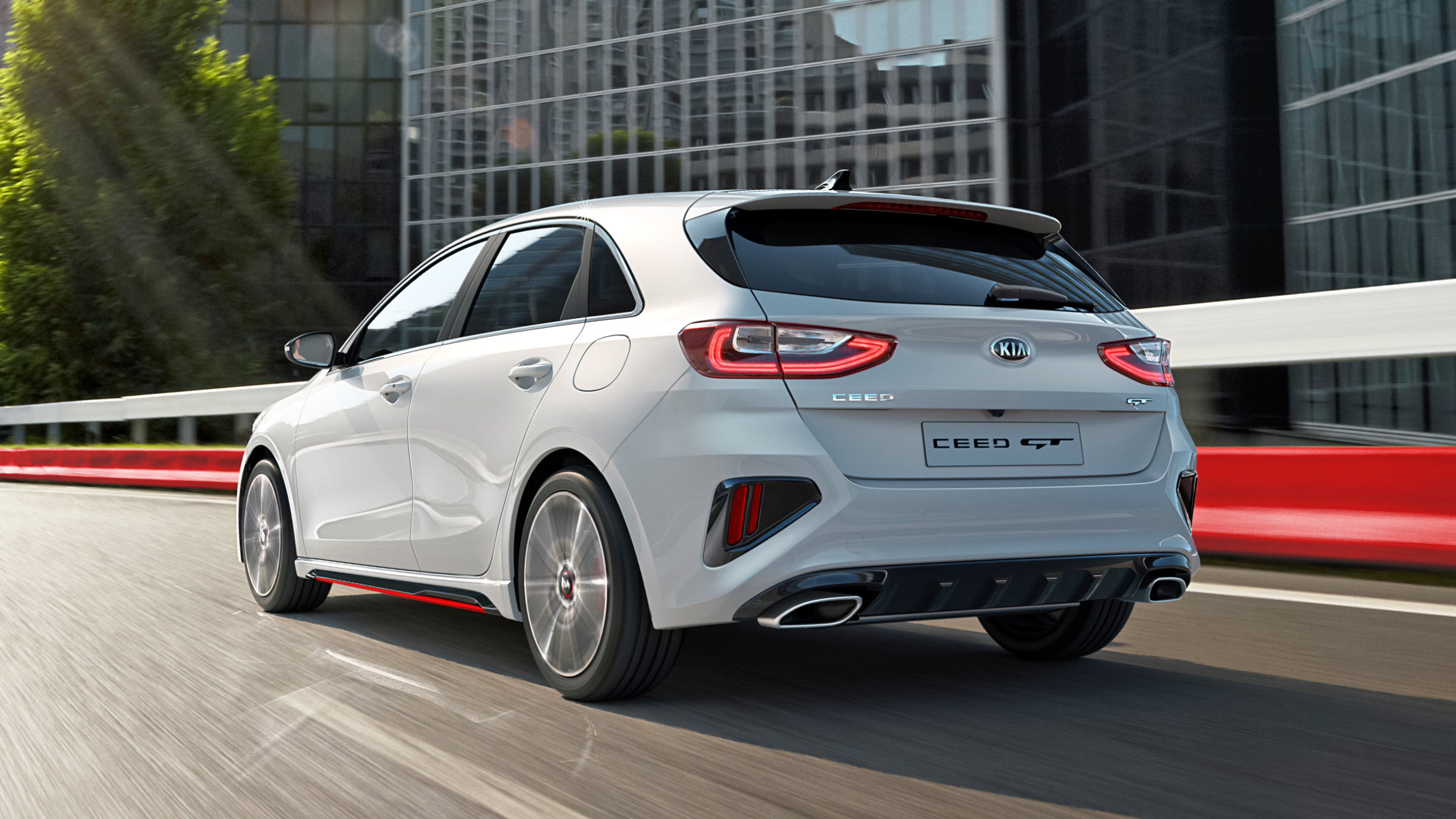 kia_ceed_5dr_gt_006_bg.jpg