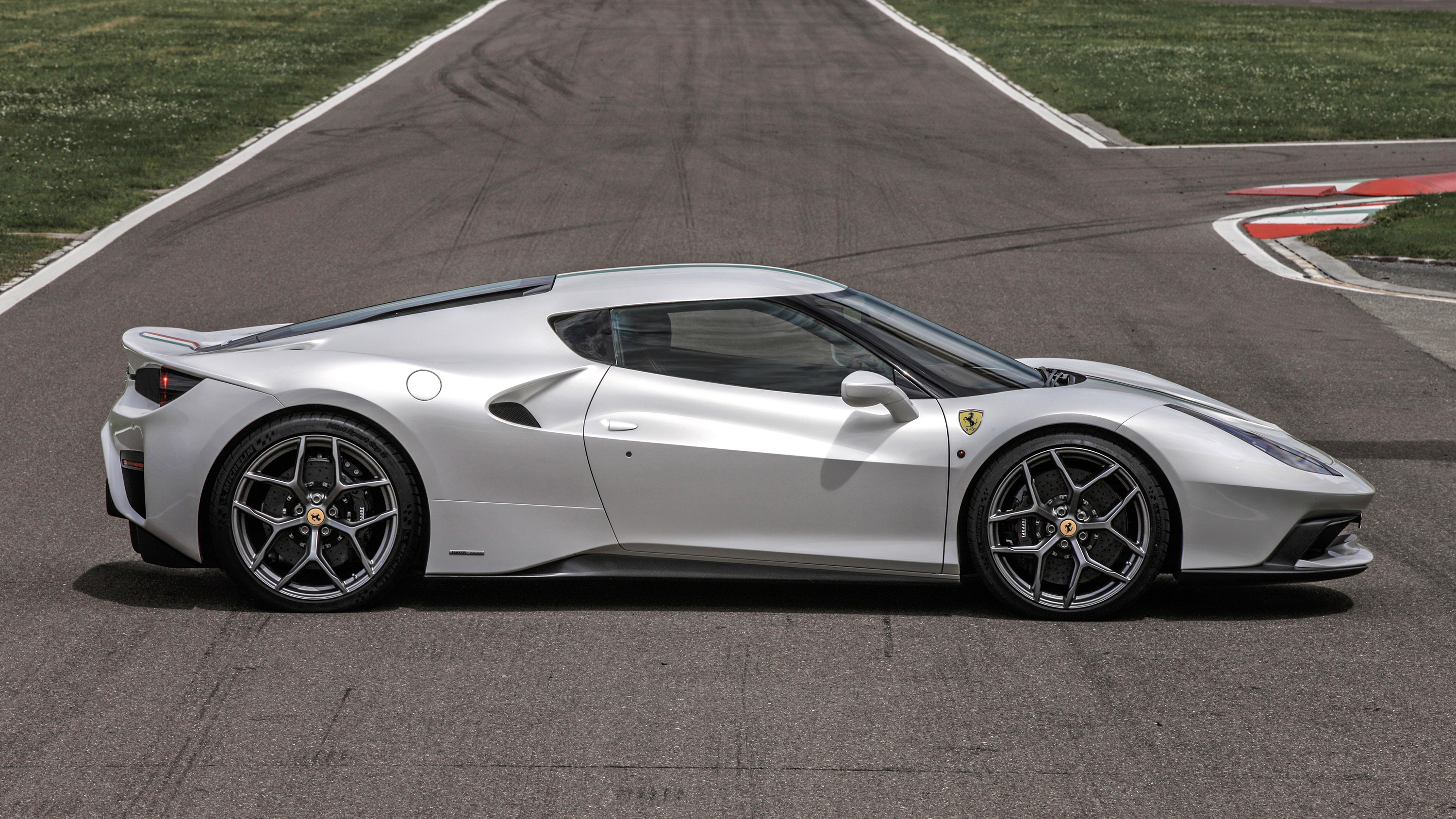 160376-car-458_mm_speciale_side.jpg