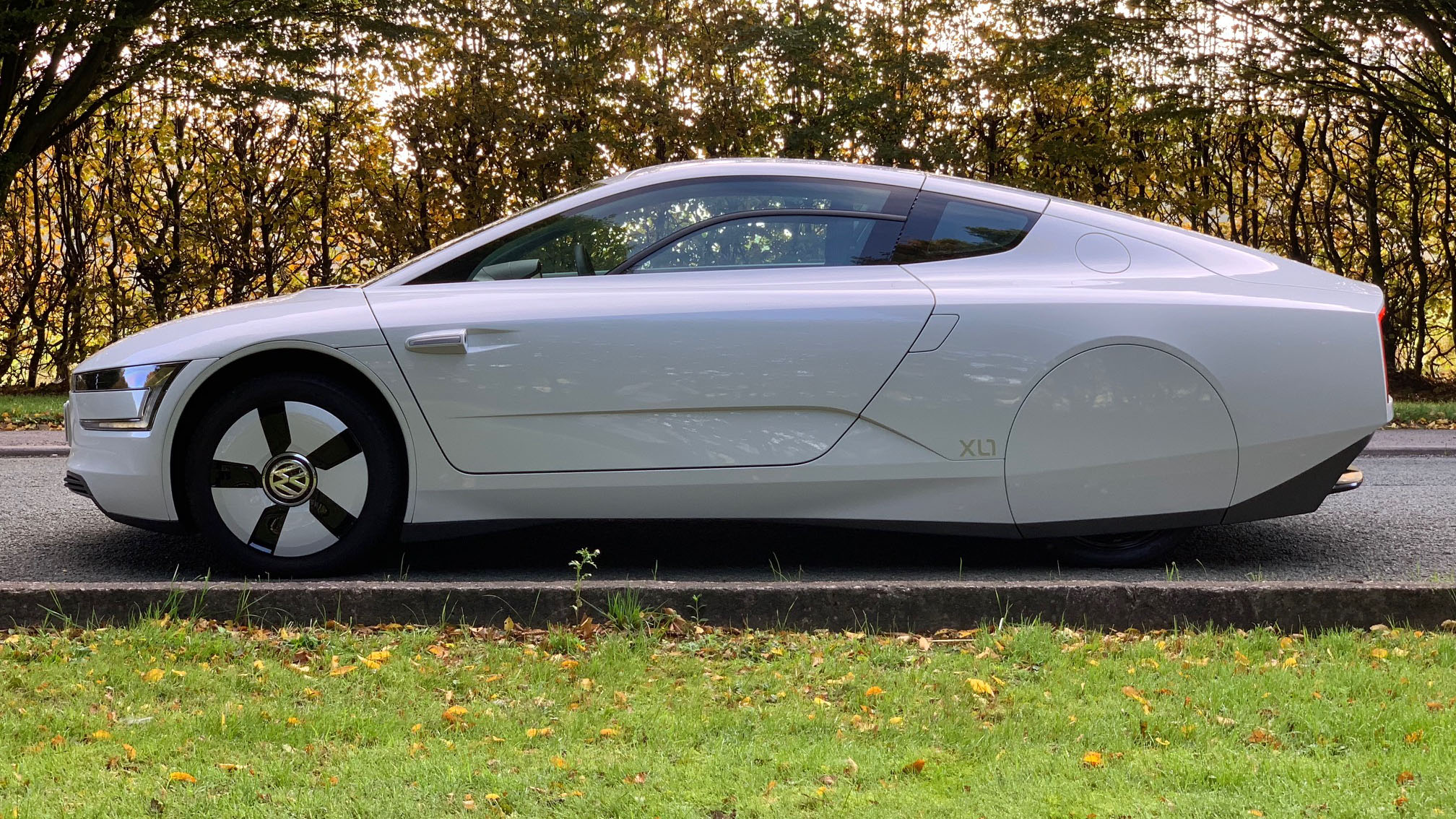 2015_volkswagen_xl1_2.jpg