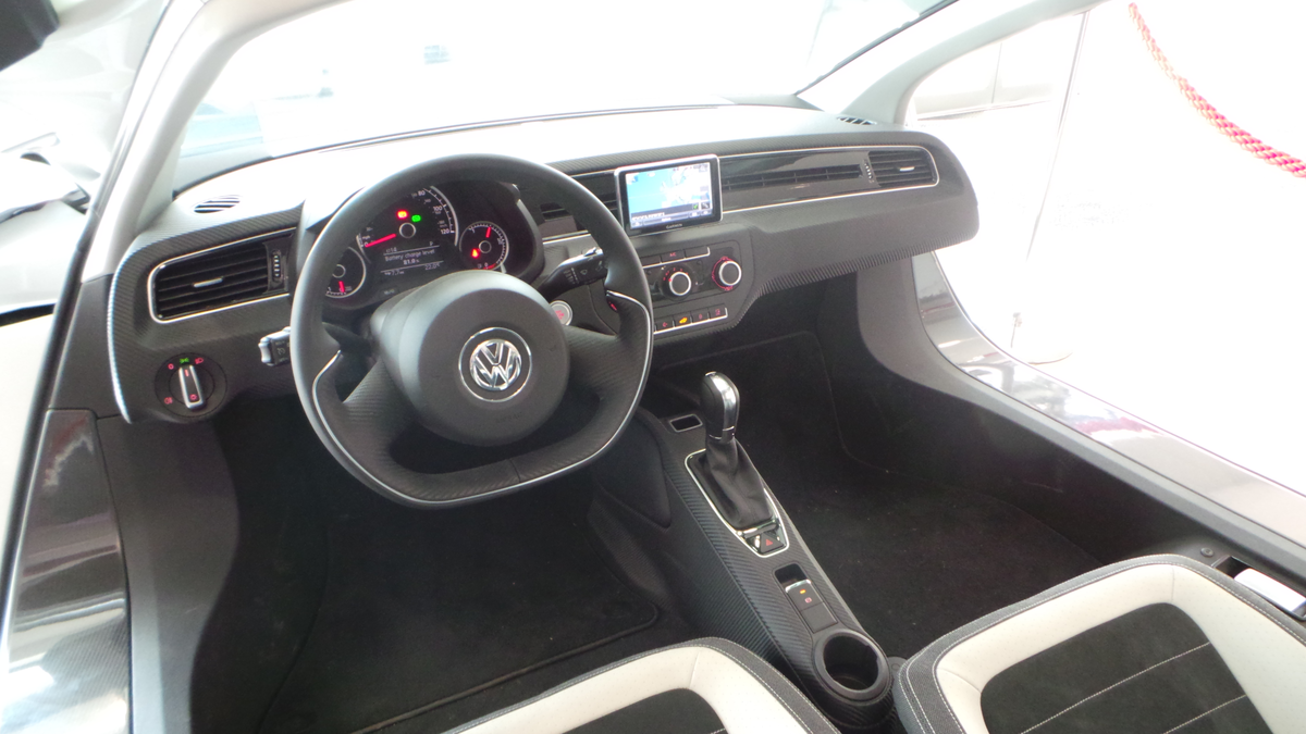 2015_volkswagen_xl1_9.png