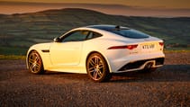 jag_f-type_20my_chequered_flag_image_291018_098.jpg