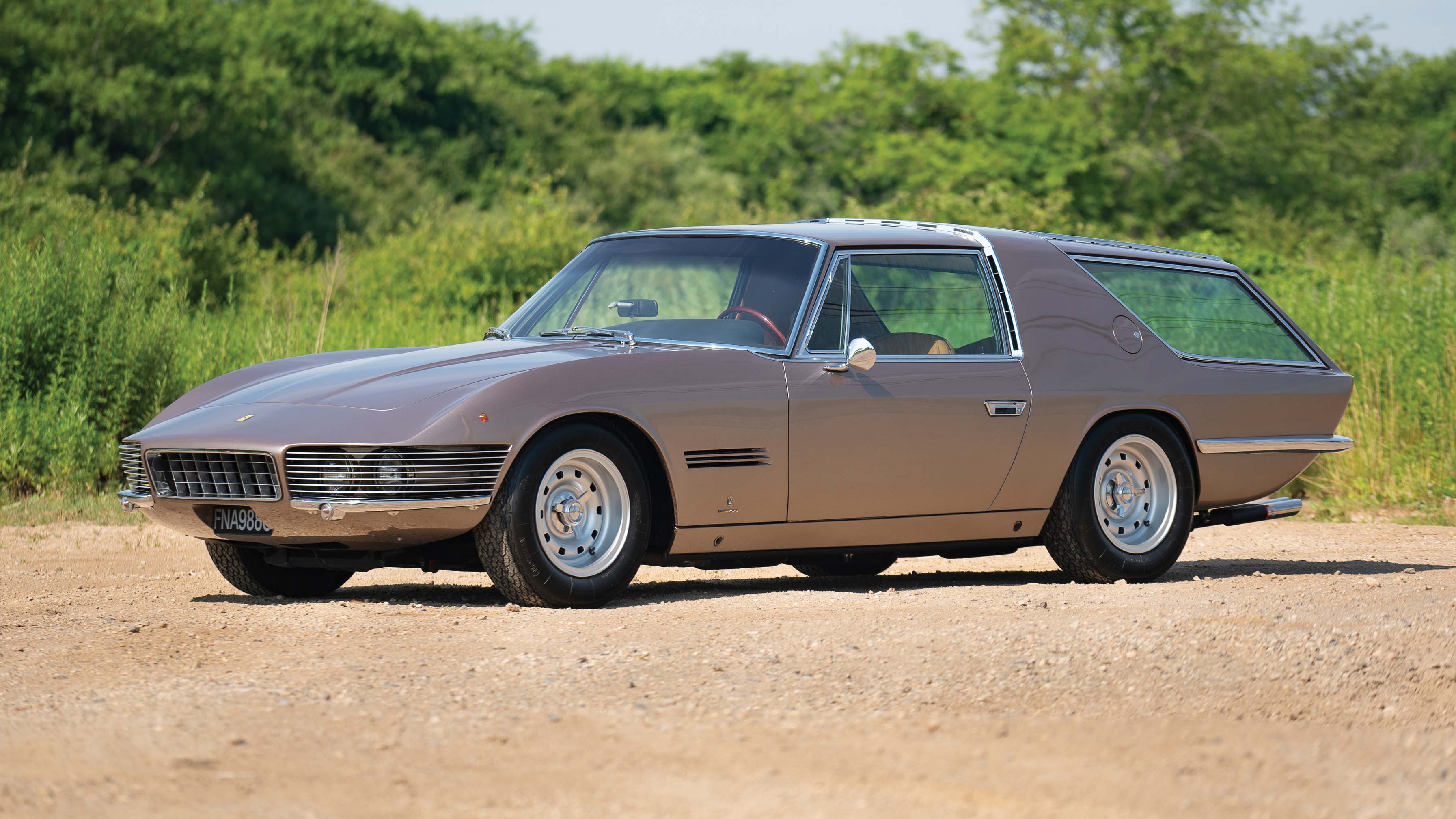 1965-ferrari-330-gt-2-2-shooting-brake-by-vignale_0.jpg