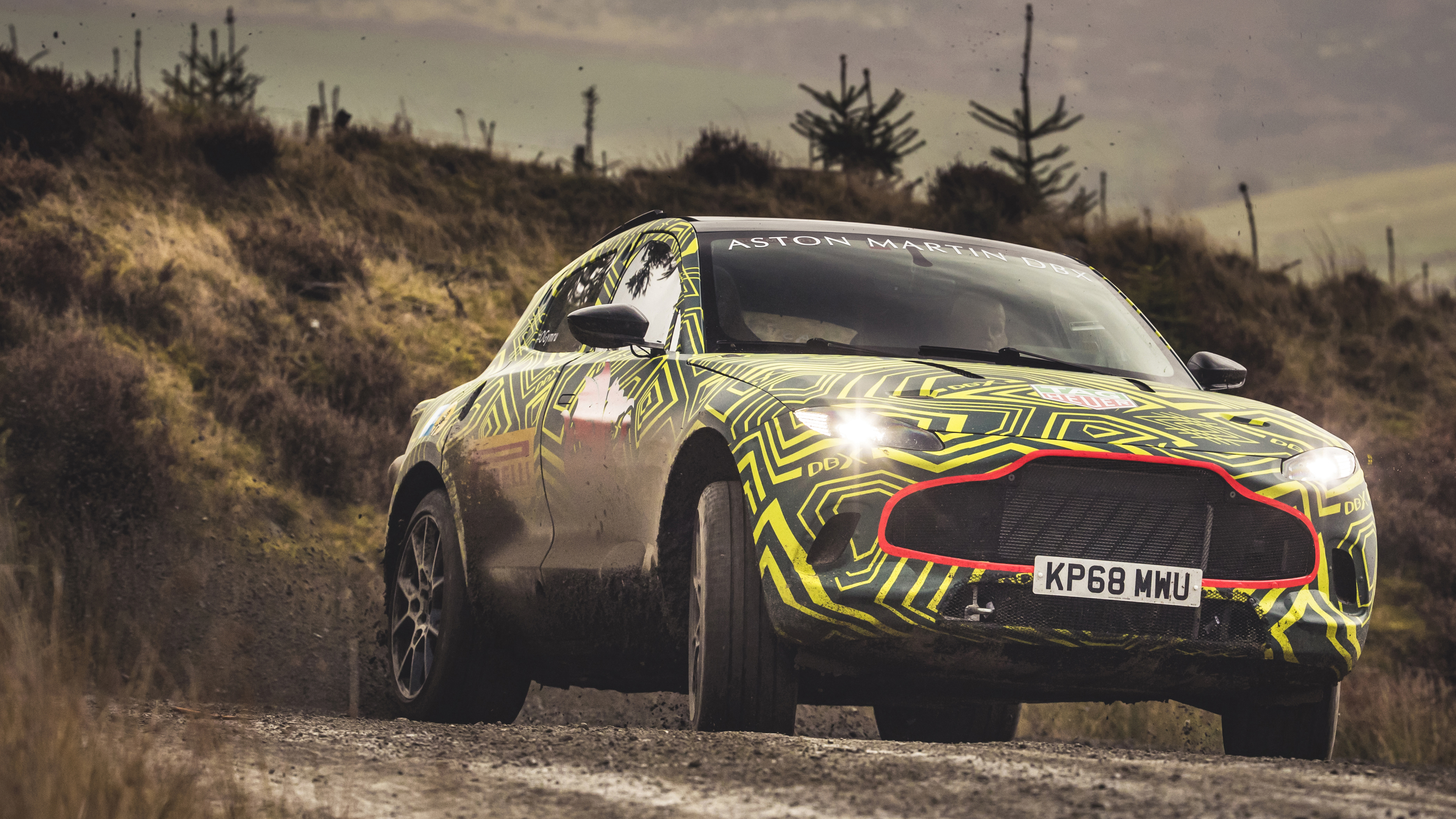 aston_martin_dbx_prototype_04.jpg