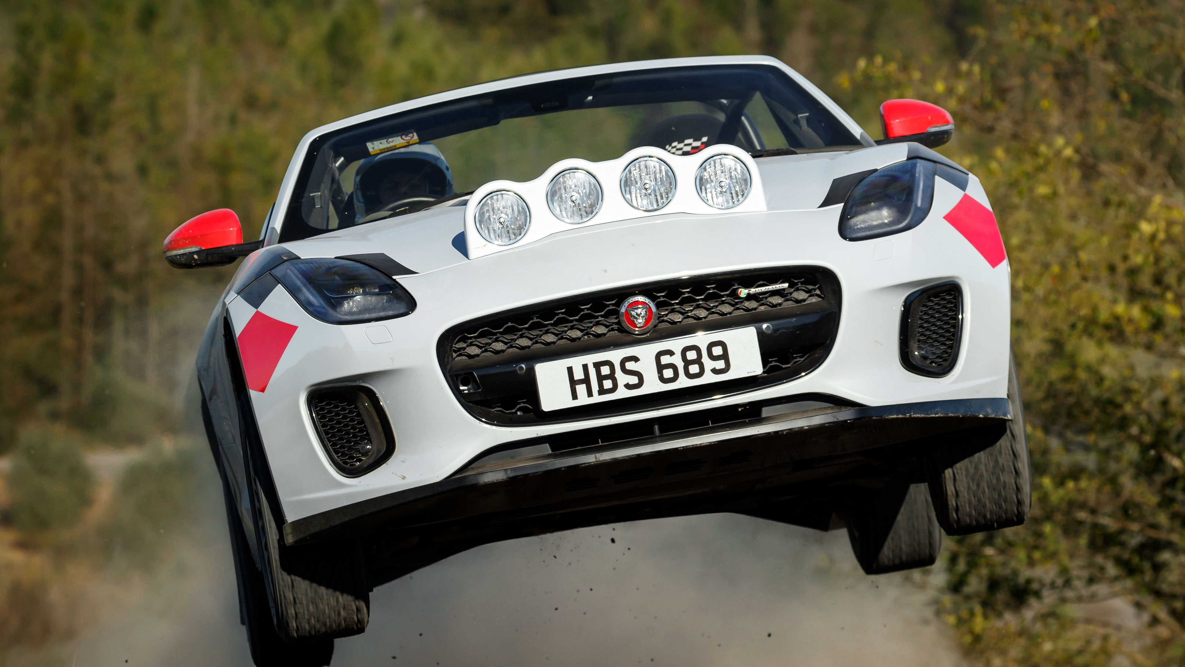 jaguar_f-type_rally_special_01_121118.jpg